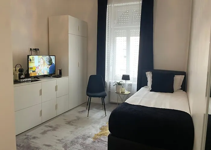 Executive Single Room With En-Suite In Guest House City Centre