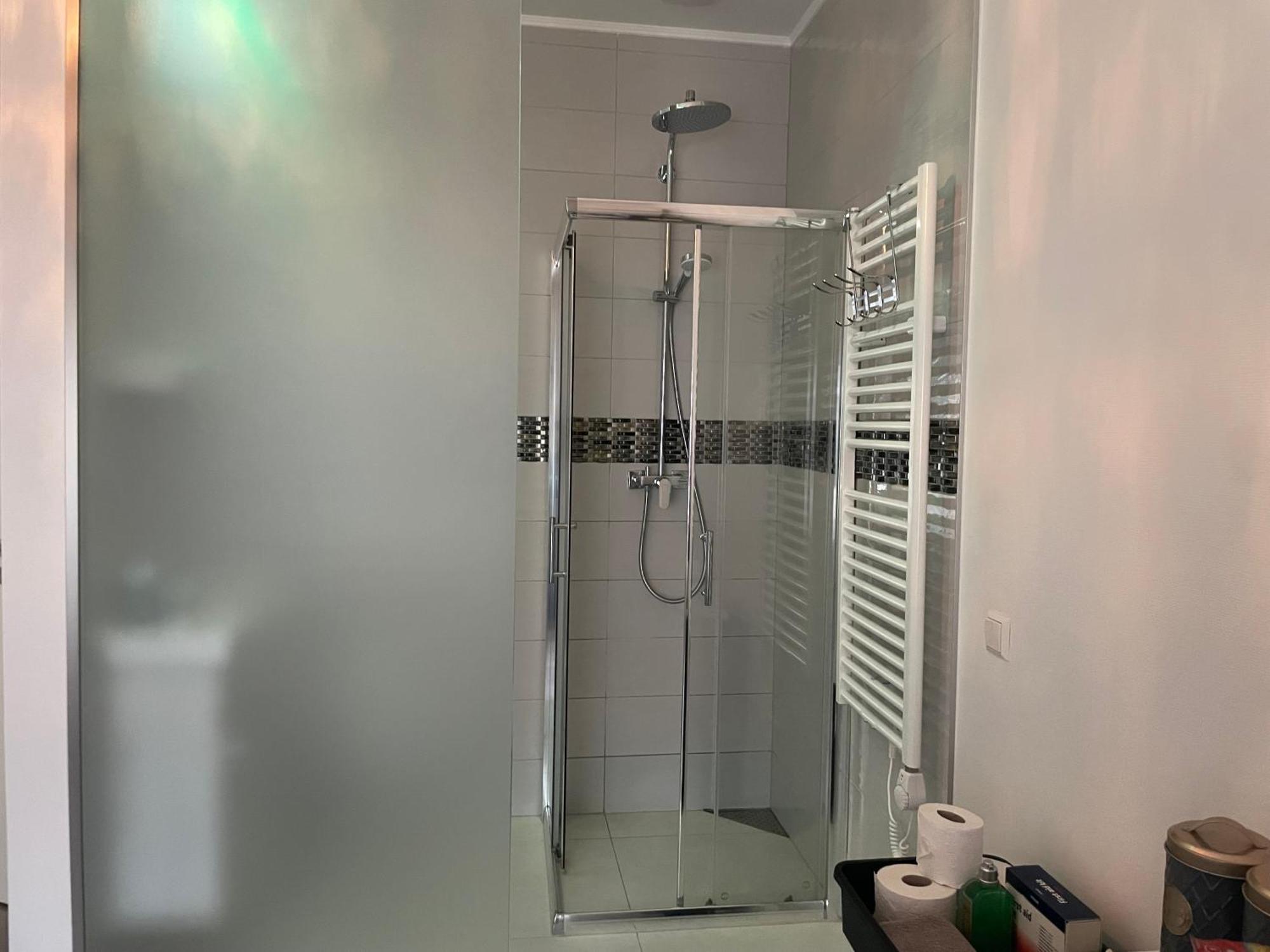 Gasthuis Executive Single With En-suite In Centre Luxemburg
